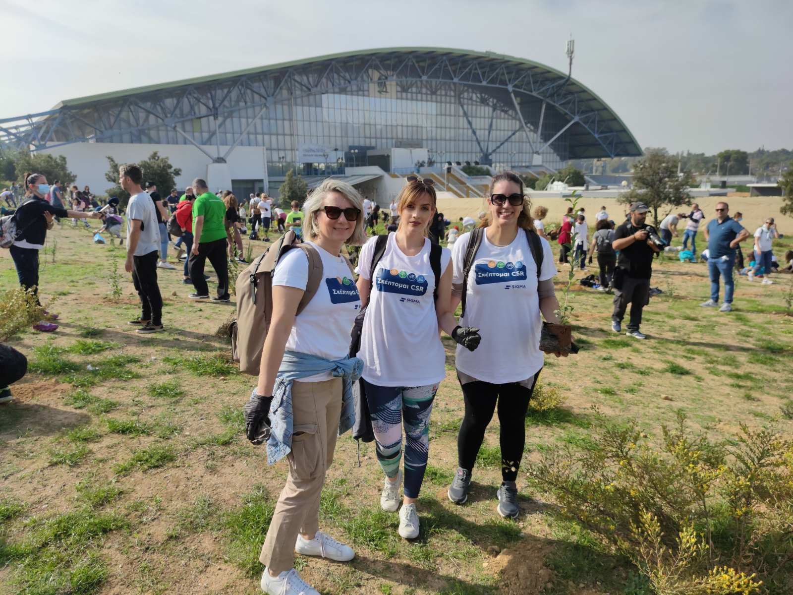 Empleadas de Sigma en la Plantación Voluntaria Panhelénica en Galatsi